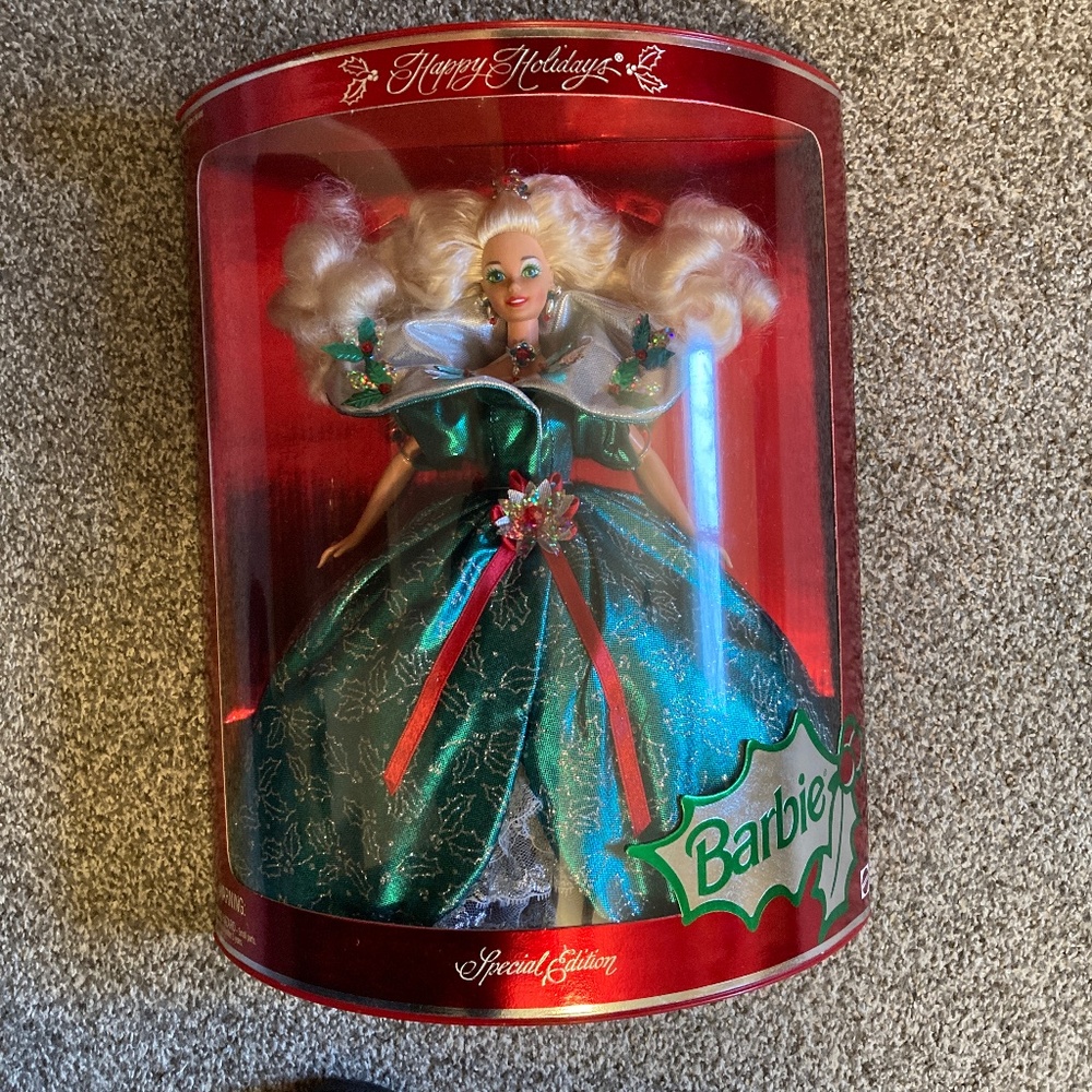 Brand new in box vintage 95 Special Edition Happy Holidays Barbie never opened